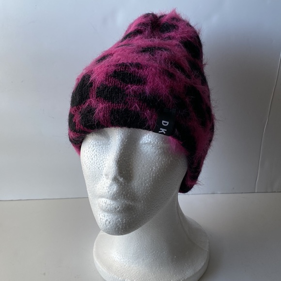 Women’s Fuzzy Animal Print Beanie Leopard Print - Picture 1 of 5